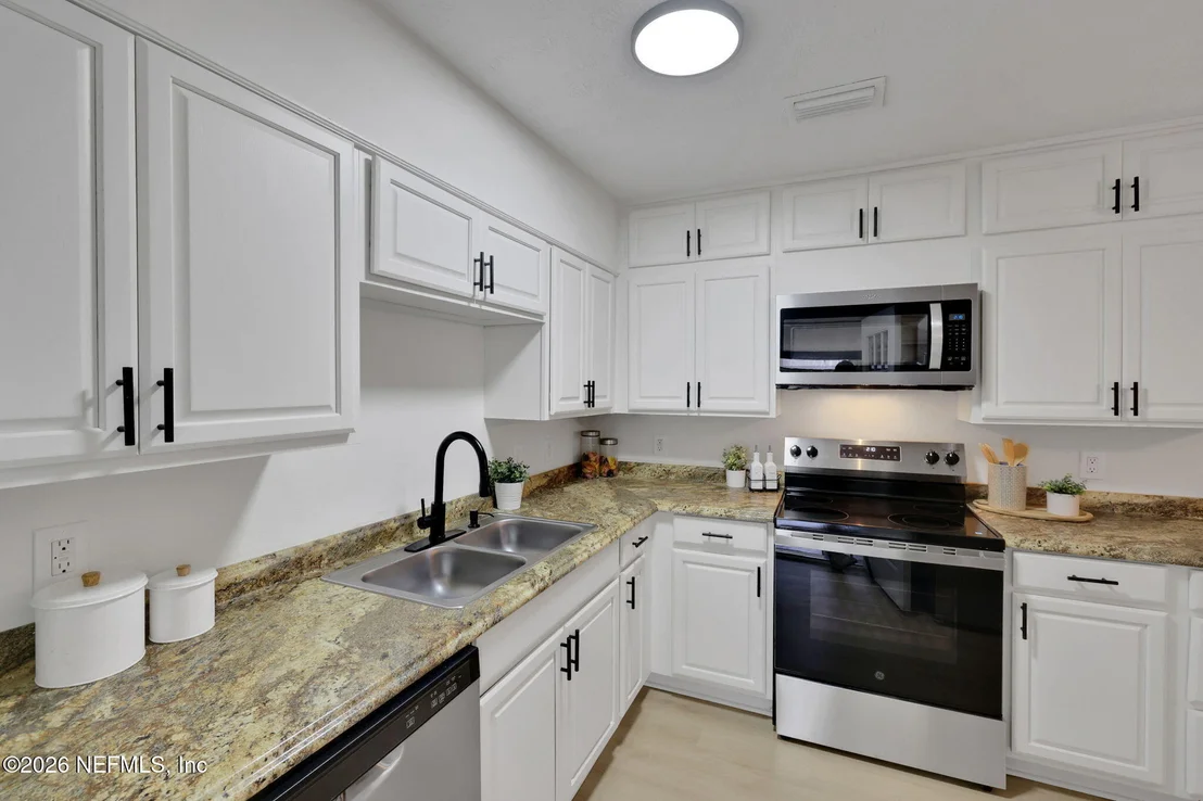 Photo of 4435 RAINER Road