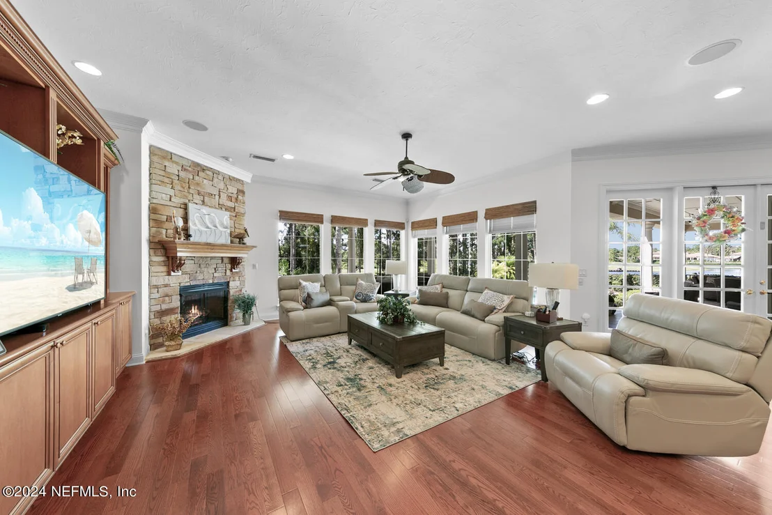 Photo of 752 PROMENADE POINTE Drive