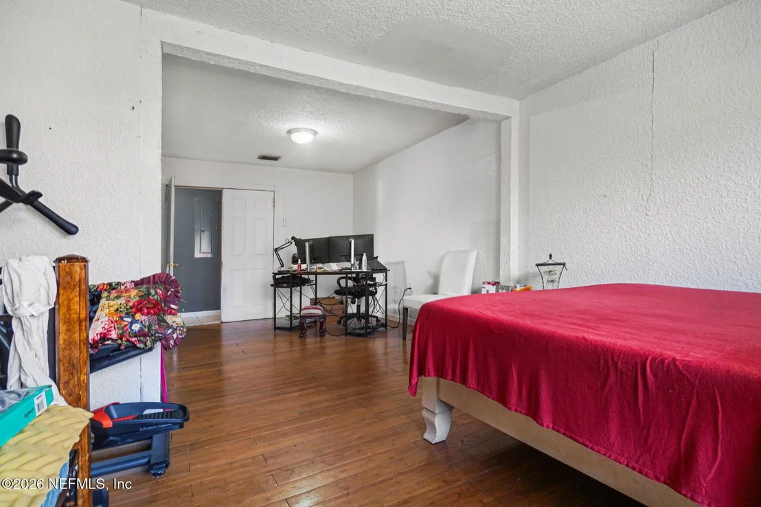 Photo of 6964 RAMOTH Drive