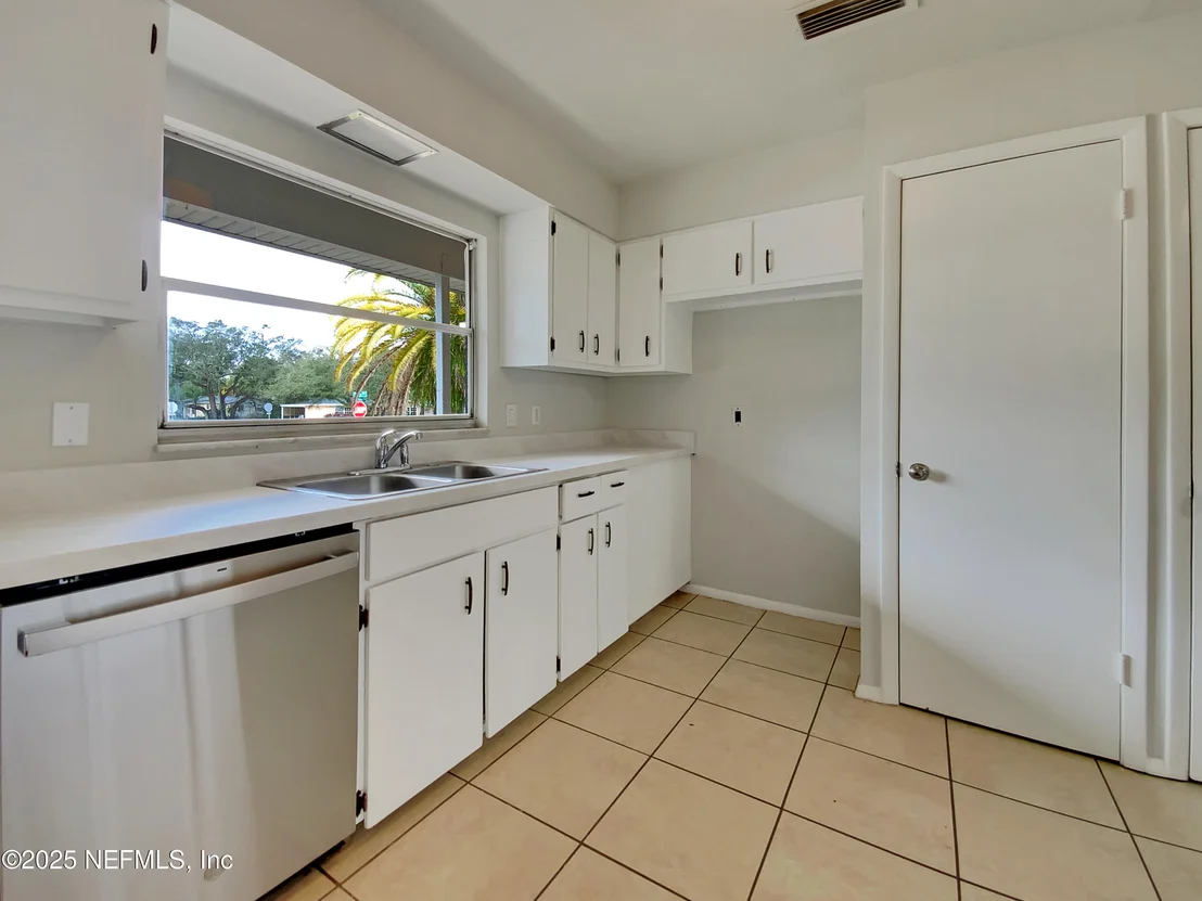 Photo of 158 DELTONA Boulevard