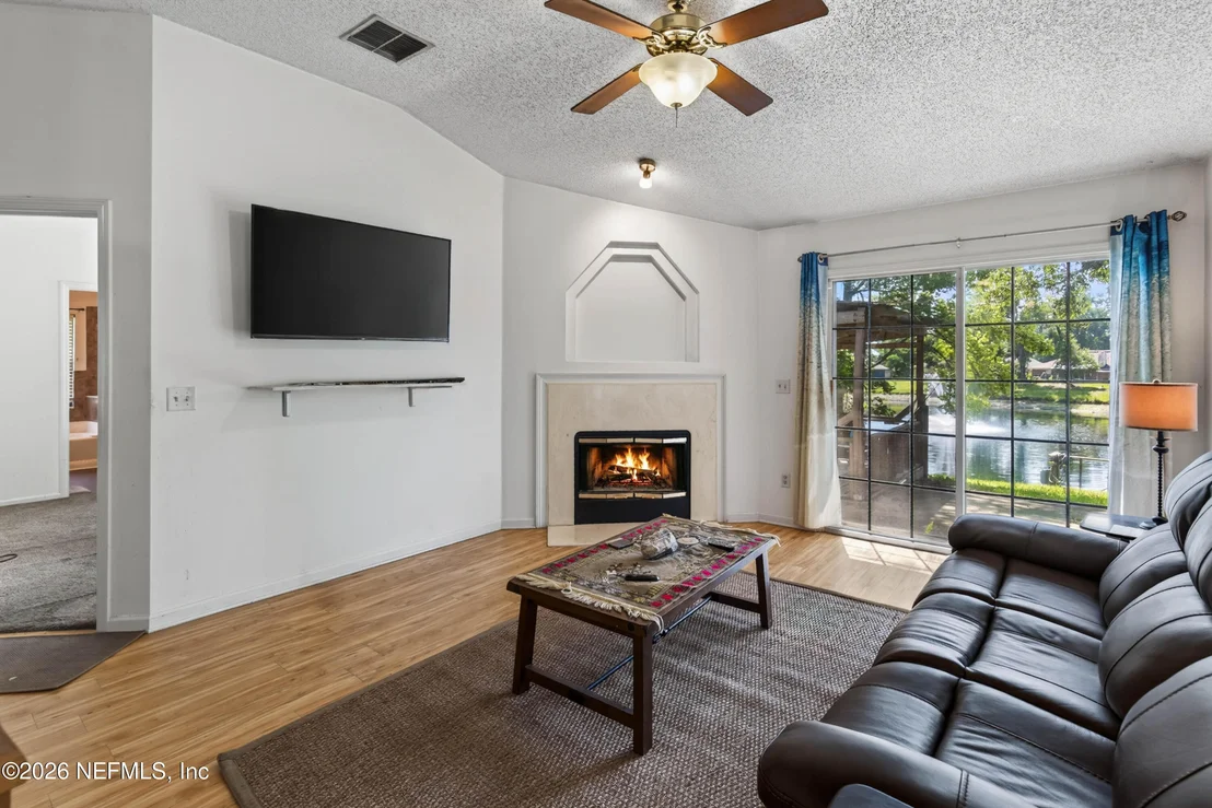 Photo of 1641 SPRING OAKS Lane