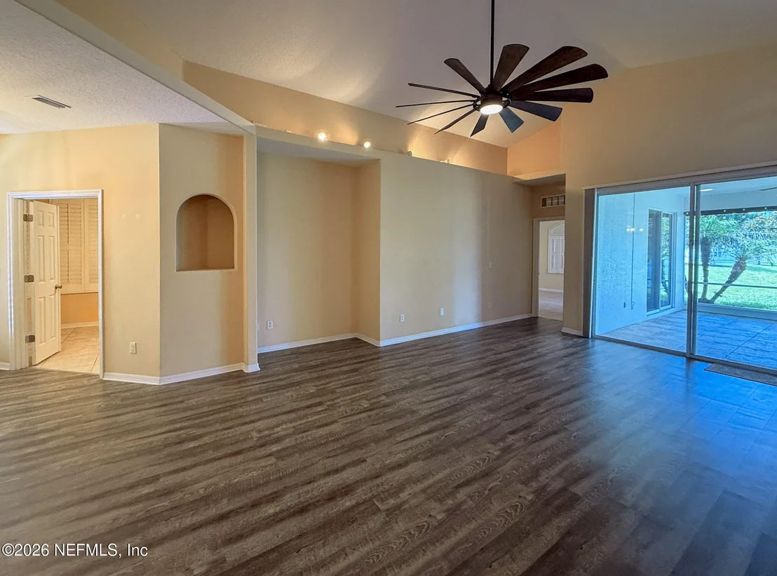 Photo of 5 ROYALE Lane