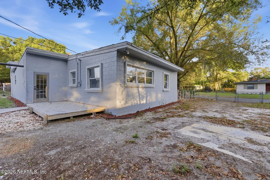 Photo of 202 AZALEA Circle