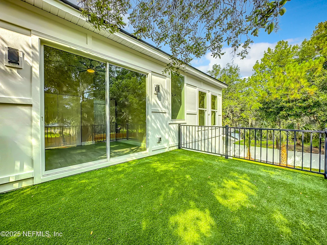 Photo of 5765 HECKSCHER Drive