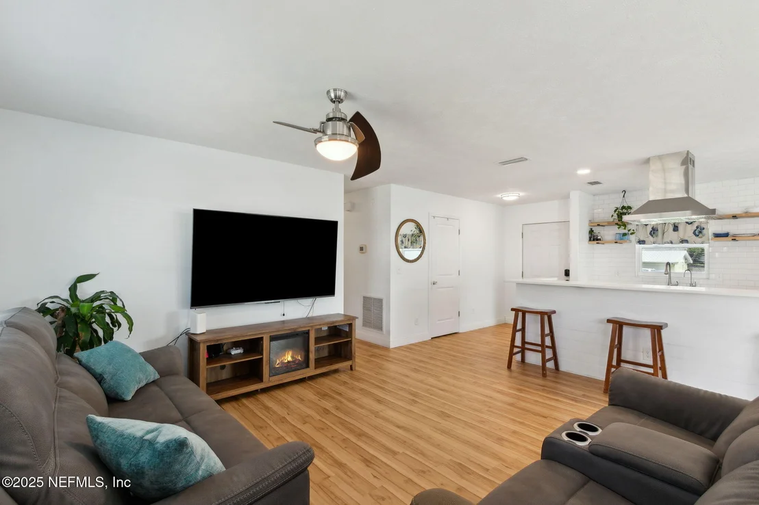 Photo of 234 HAWTHORNE Road