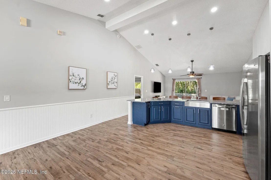 Photo of 2500 CEDAR TRACE Drive W