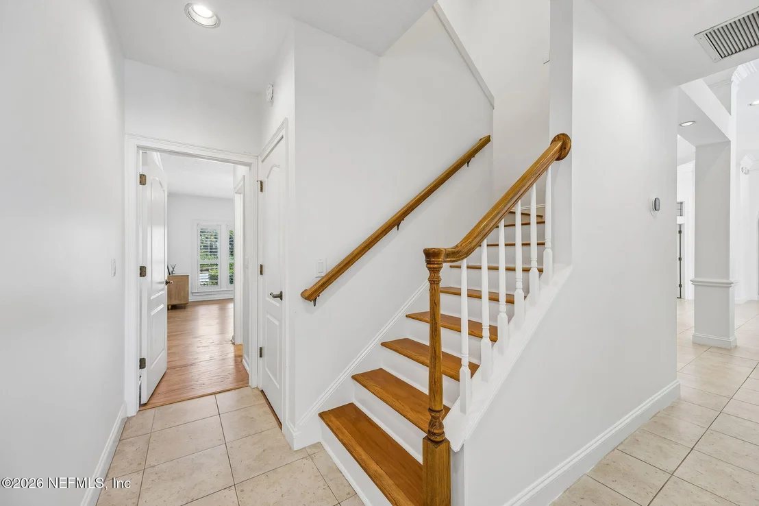 Photo of 285 LINKSIDE Circle