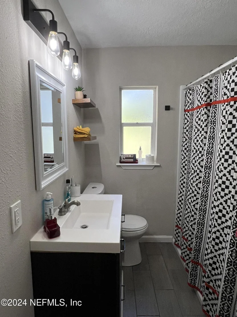 Photo of 5519 RIVER FOREST Drive