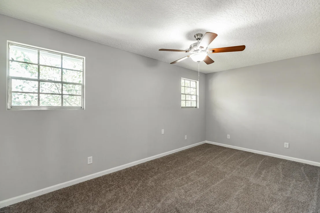 Photo of 335 SPRING FOREST Avenue