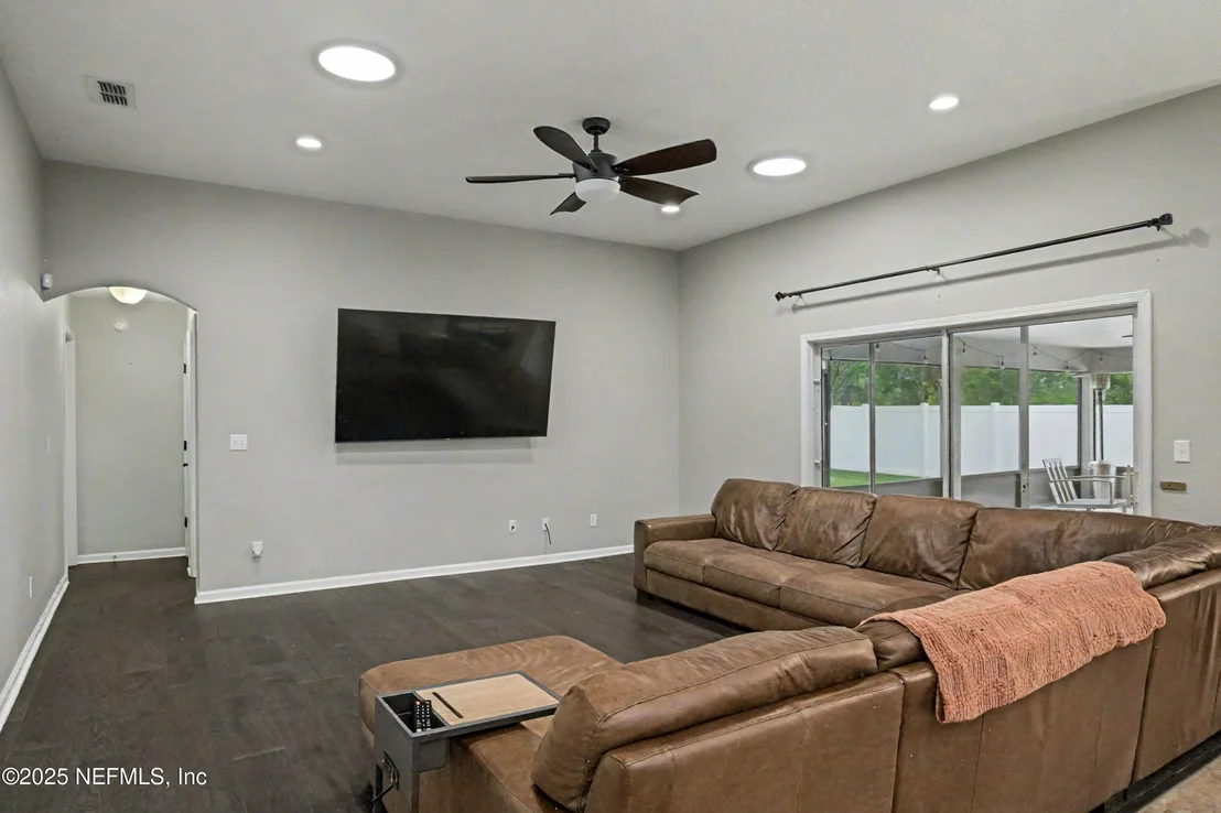 Photo of 3528 GARIBALDI Way