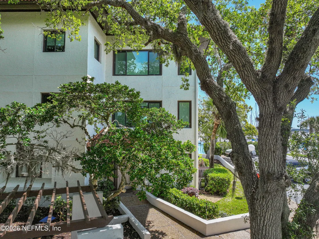 Photo of Unit 3101 at 3101 HARBOR Drive