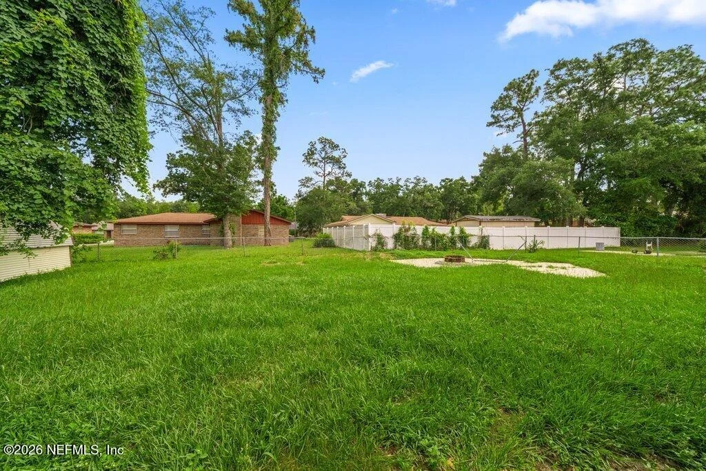 Photo of 1235 SQUIRREL Lane N