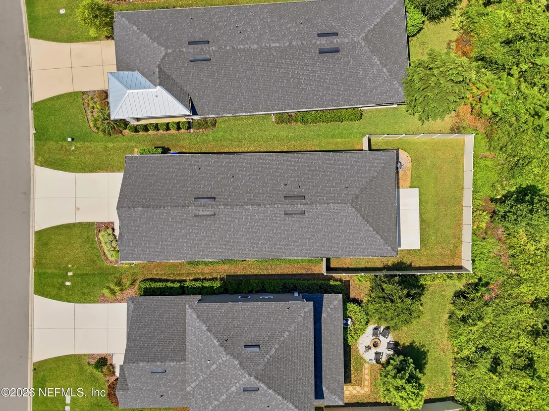 Photo of 490 WINDERMERE Way