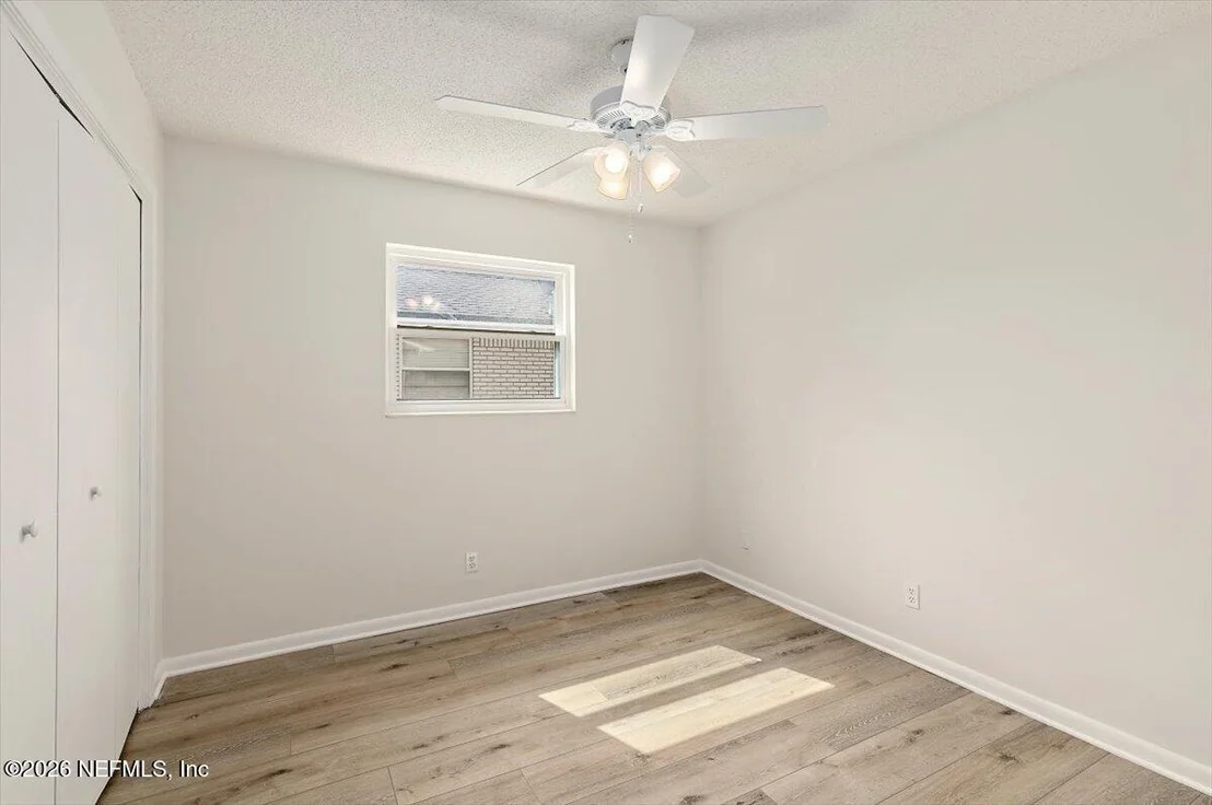 Photo of 9042 WARWICKSHIRE Road