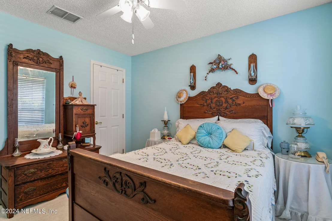 Photo of 128 IVY LAKES Drive