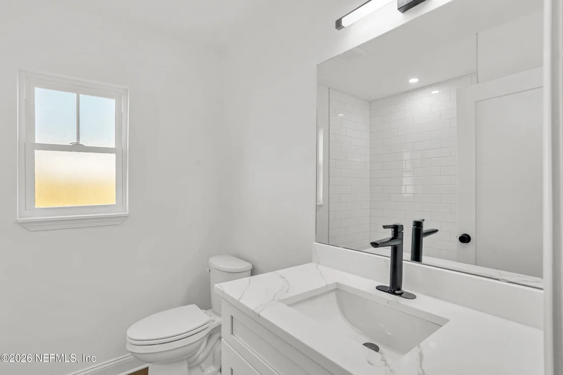 Photo of 232 JACKSON Boulevard