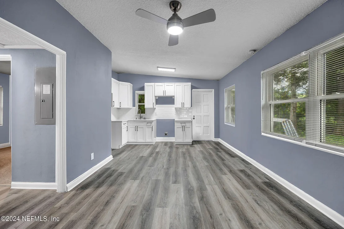 Photo of 2916 LIPPIA Road