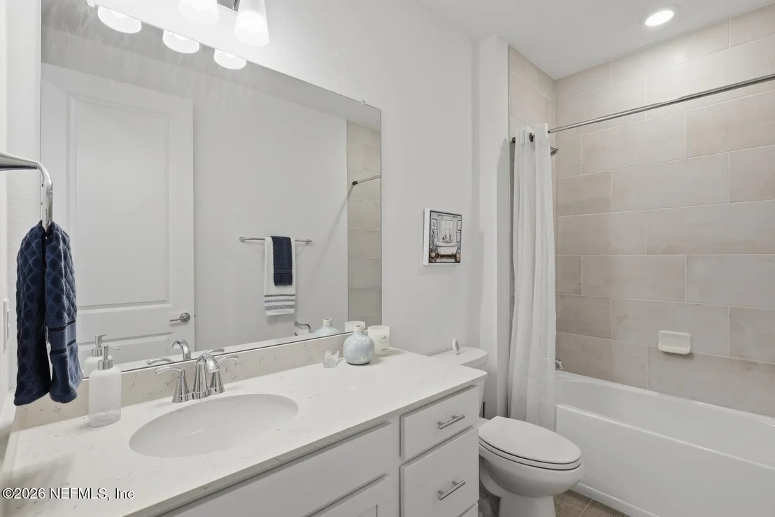 Photo of 2110 RAGLAN Circle
