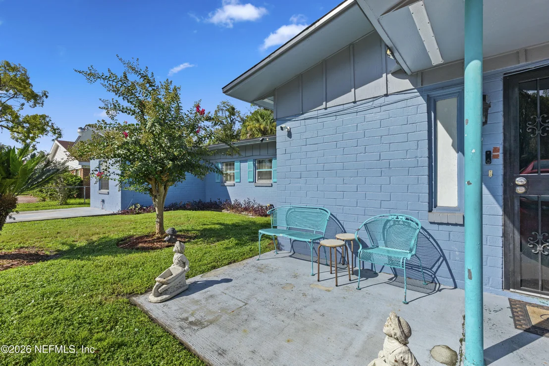 Photo of 9716 DEVONSHIRE Boulevard