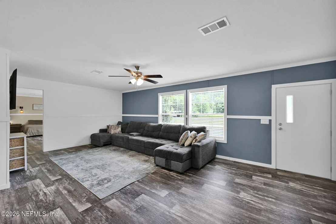 Photo of 540783 LEM TURNER Road