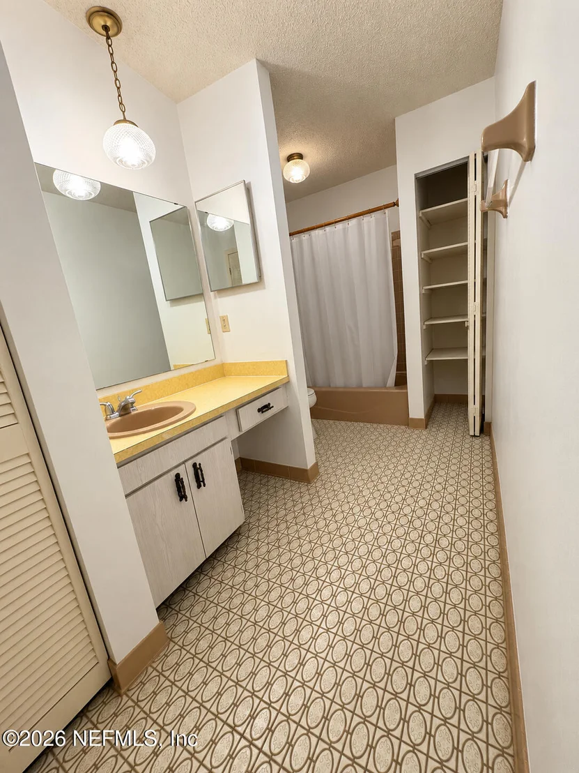 Photo of 118 BOBWHITE Road