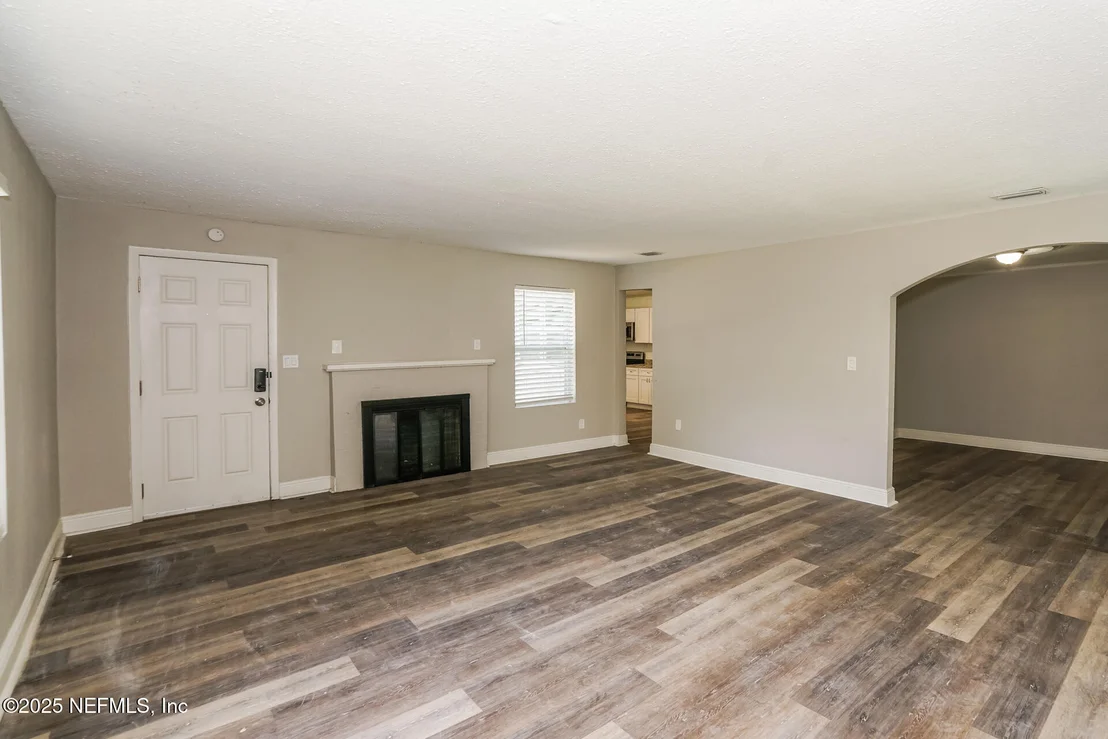 Photo of 128 AURORA Street