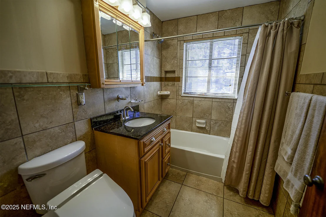 Photo of 5527 HYDE PARK Circle