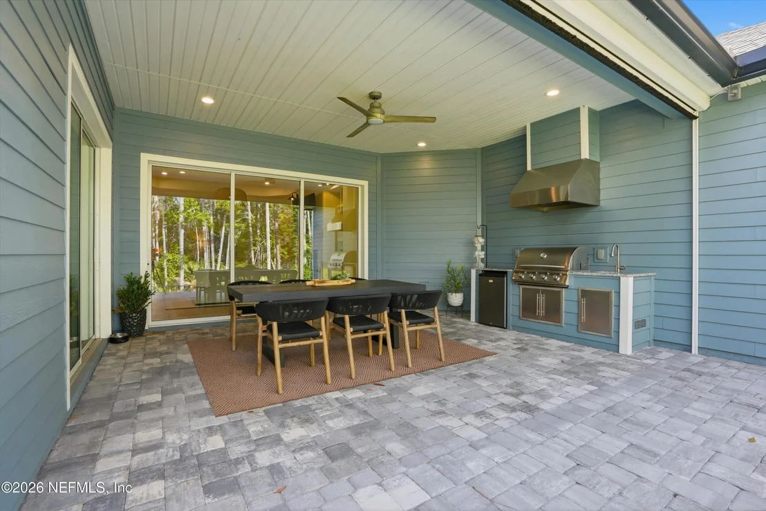 Photo of 658 PALM CREST Drive