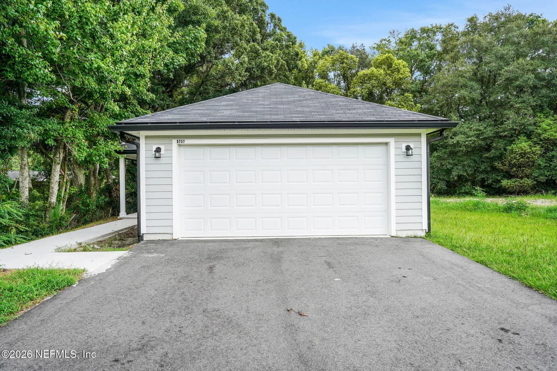 Photo of 5737 VERNON Road