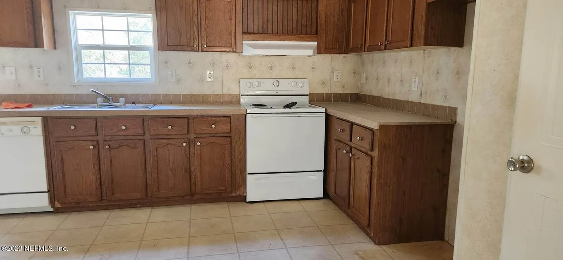 Photo of 506 LAKE LUCY Circle