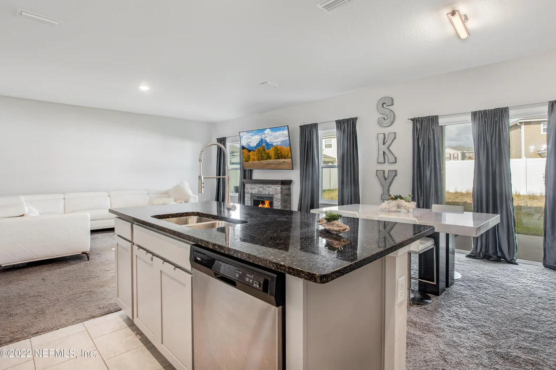Photo of 429 NARROWLEAF Drive