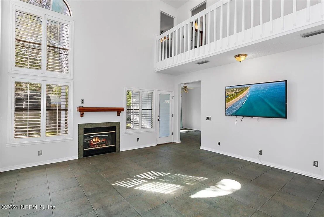 Photo of 513 OLEANDER Street