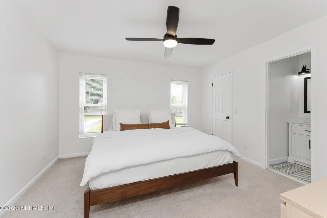 Photo of 35 DOLPHIN Boulevard