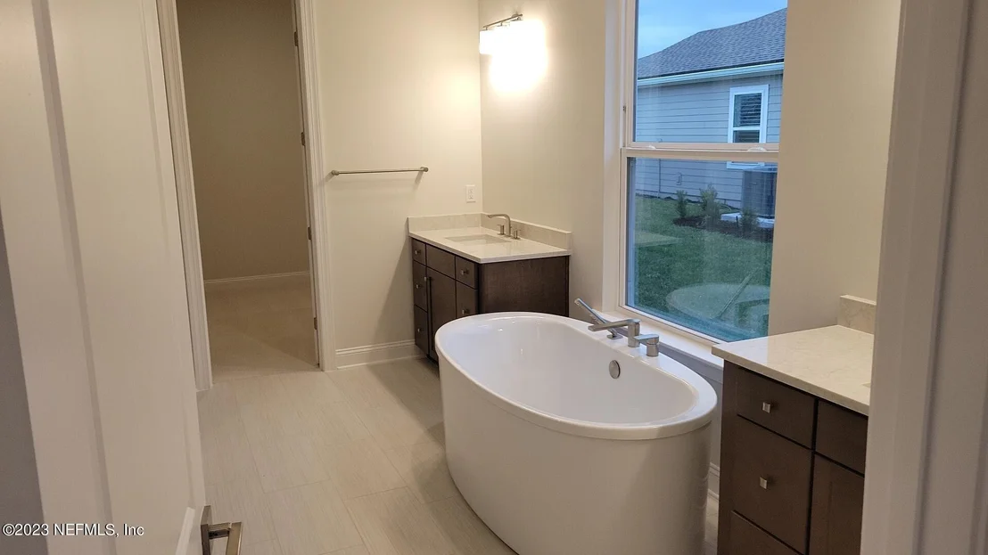 Photo of 478 HILLENDALE Circle