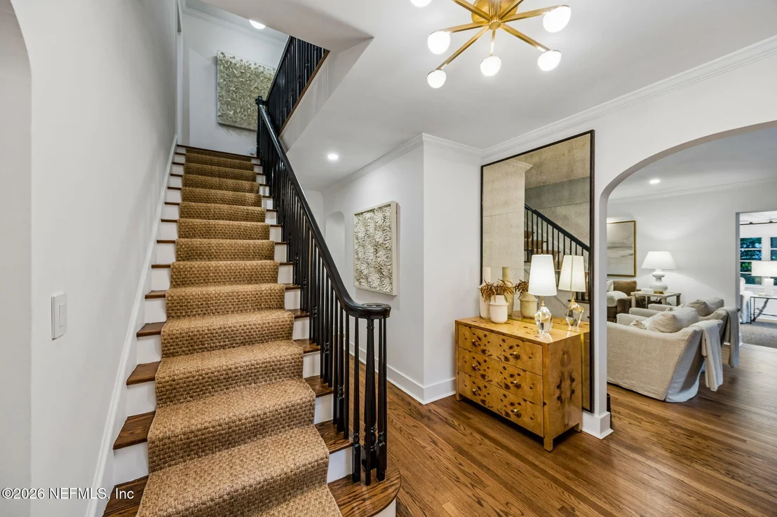 Photo of 944 ELDER Lane
