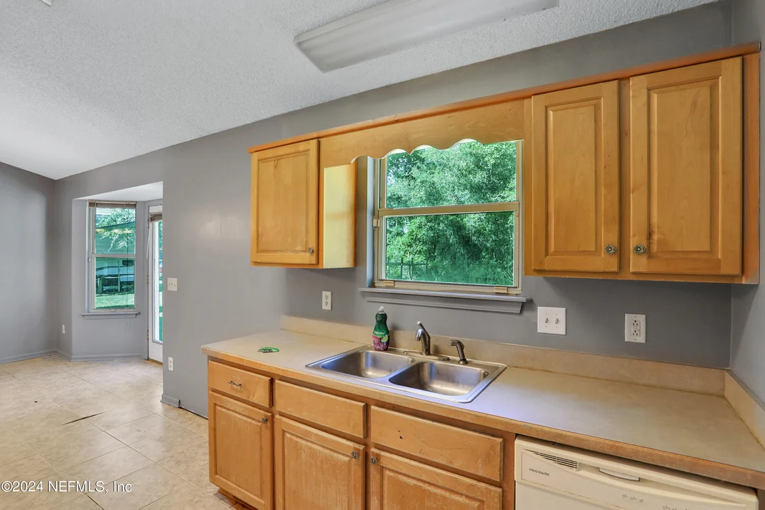 Photo of 2827 EAGLE POINT Road