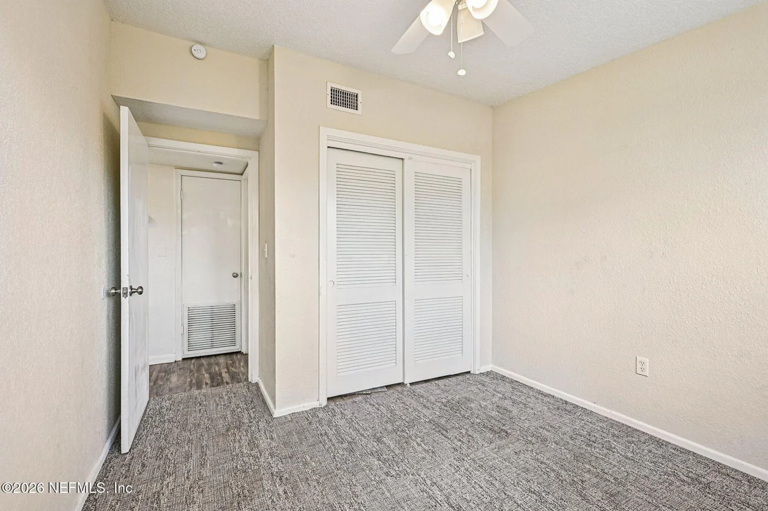 Photo of 1044 HALIFAX Road