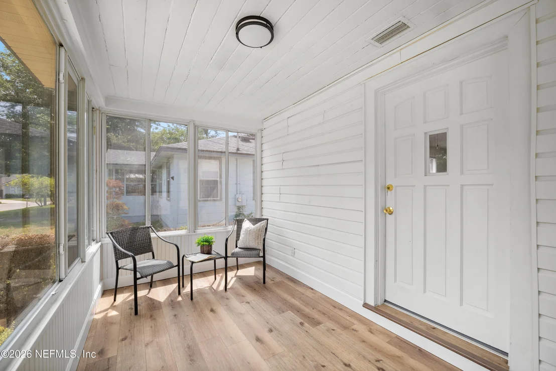 Photo of 4560 CRESCENT Street