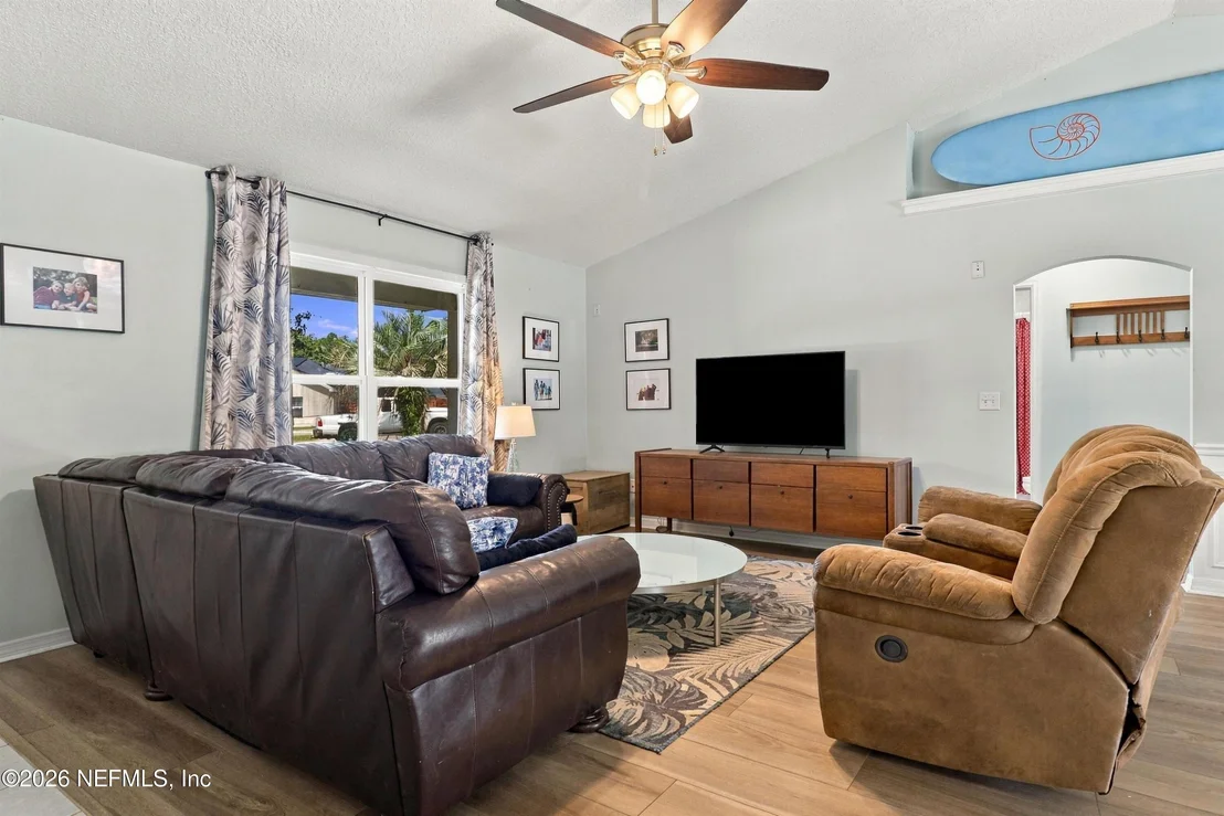 Photo of 309 ELEMENTARY Way