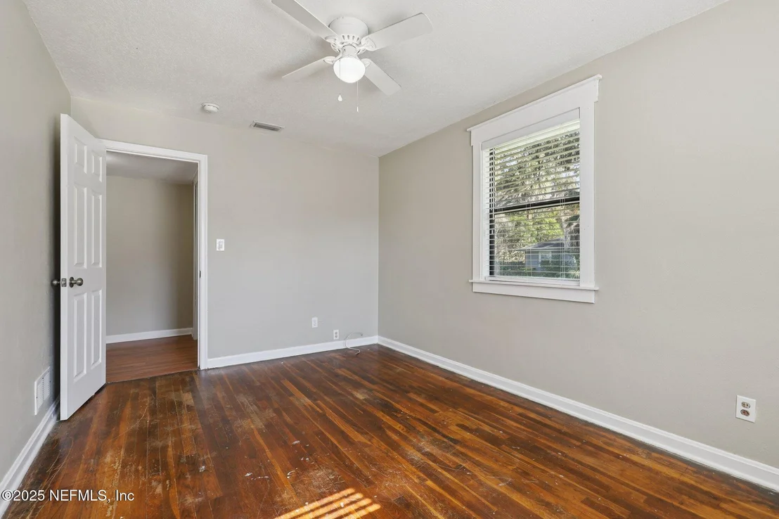 Photo of 2707 MERWYN Road
