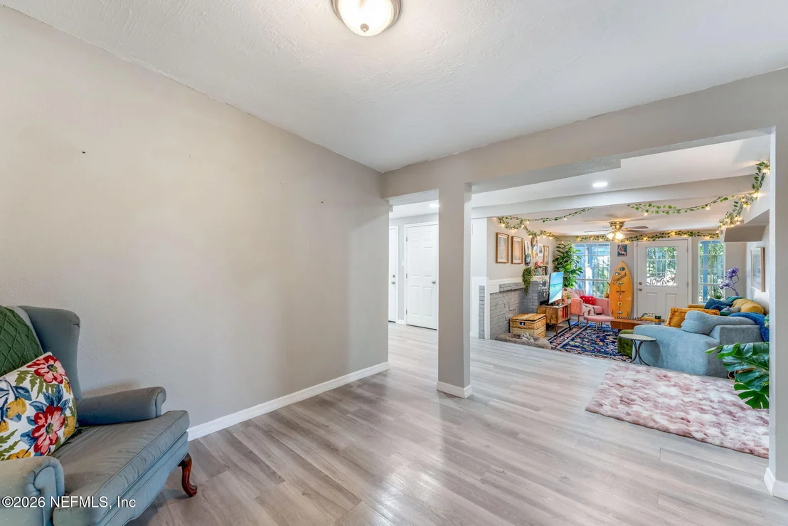 Photo of 7541 MAYAPPLE Road