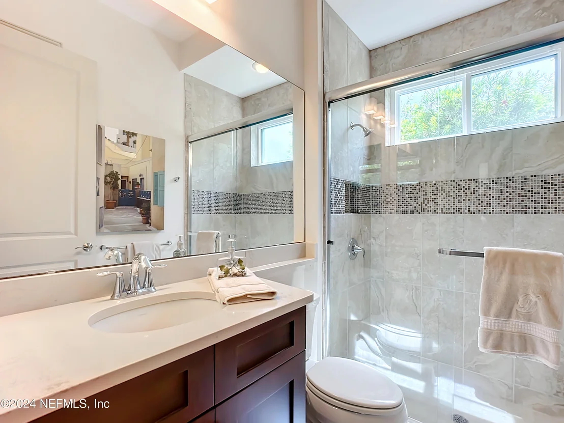 Photo of 2432 DEN Street