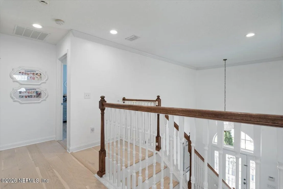 Photo of 844 EAGLE POINT Drive