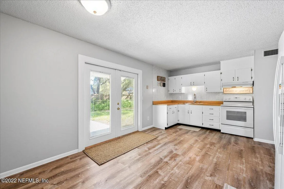 Photo of 102 JACKSON Circle