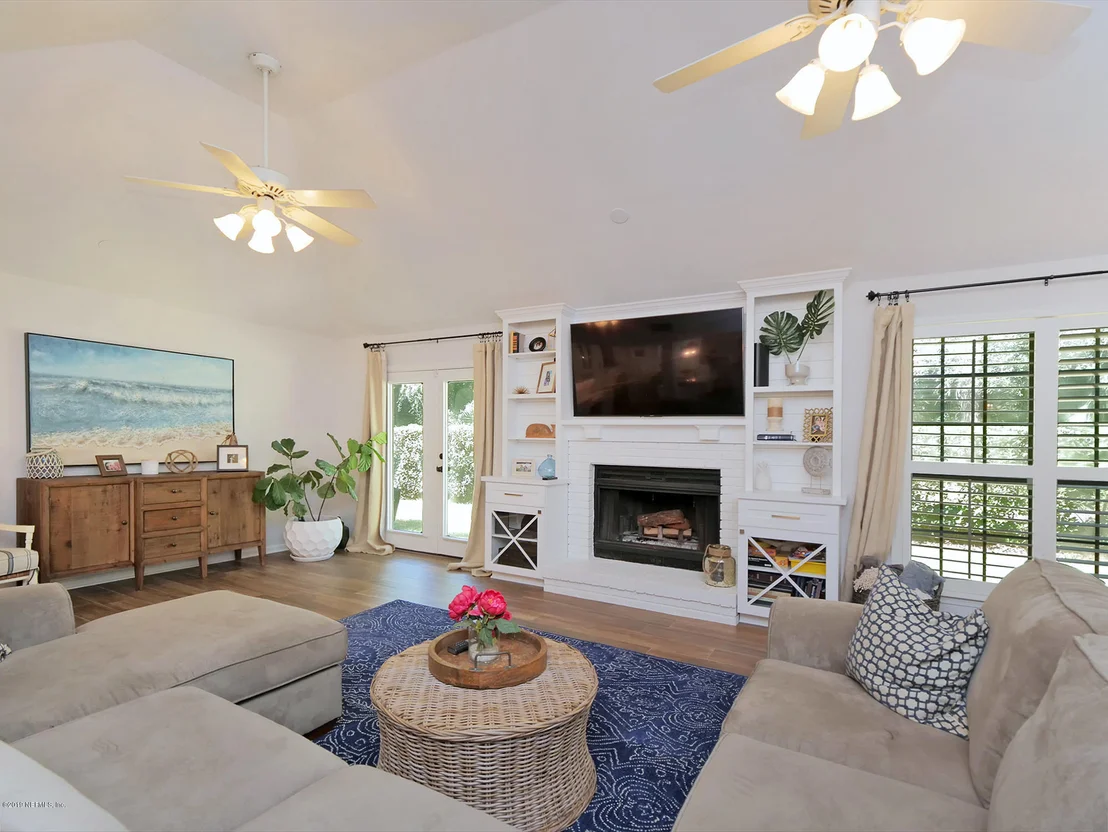 Photo of 235 OCEANFOREST Drive N