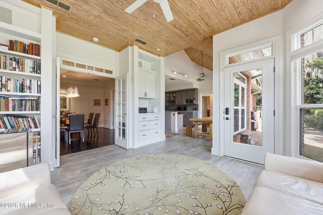 Photo of 2656 BEAUCLERC Road