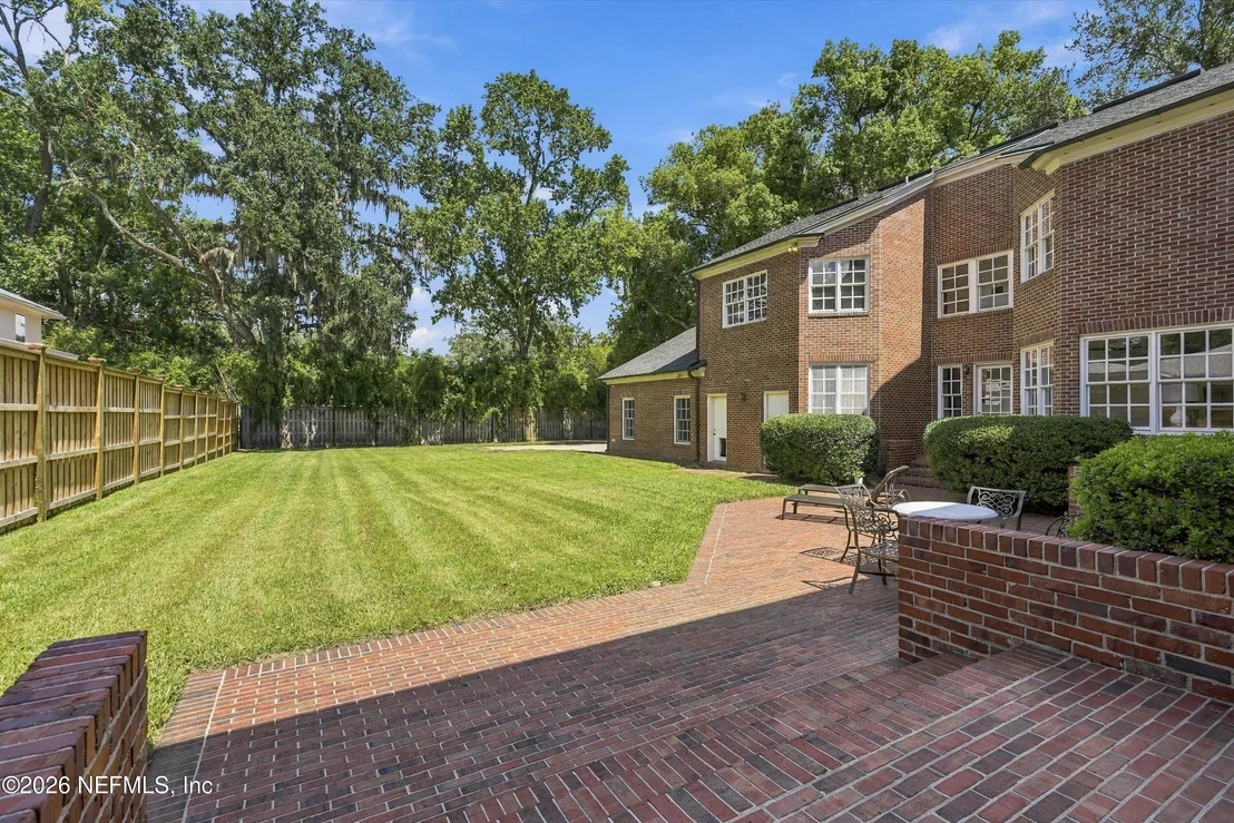 Photo of 959 MAPLE Lane