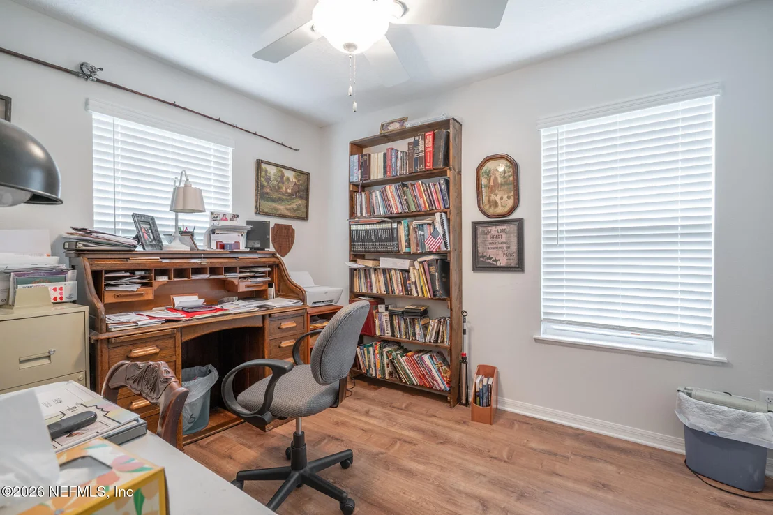 Photo of 272785 MURRHEE Road