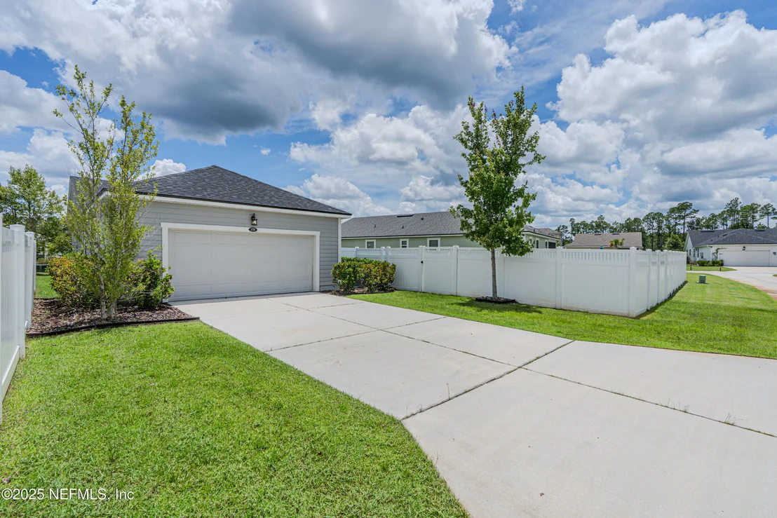 Photo of 575 BUTTONWOOD Loop