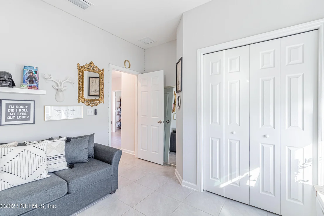 Photo of Unit 6 at 12056 BRIDGEHAMPTON Road